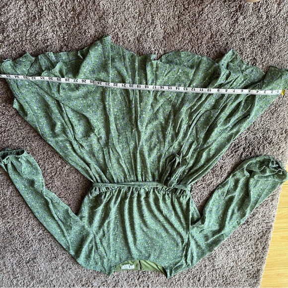 Green belted dress - Picture 9 of 9